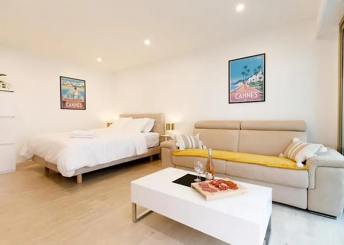 Elegant One Room Of Golden Square